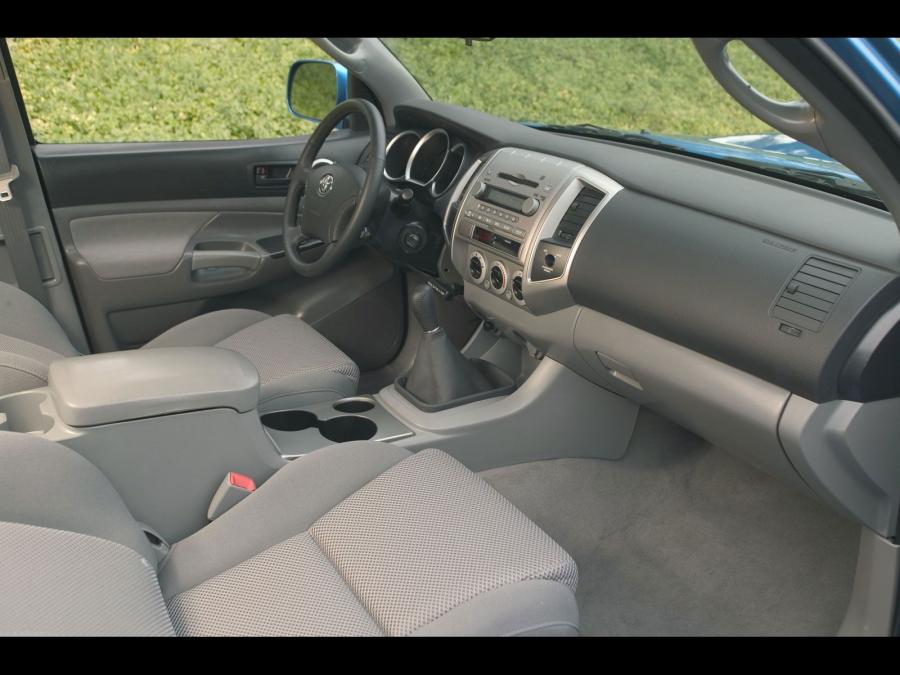  Toyota Tacoma-X 2005 года  (фото 6 из 17)